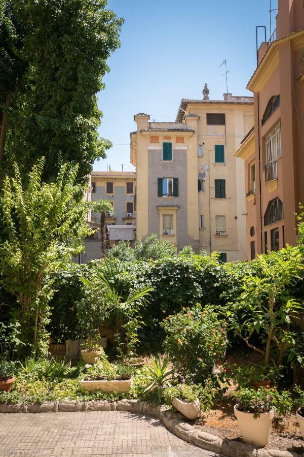 Casa Vacanze "Il Vaticano A 2 Passi" ローマ エクステリア 写真